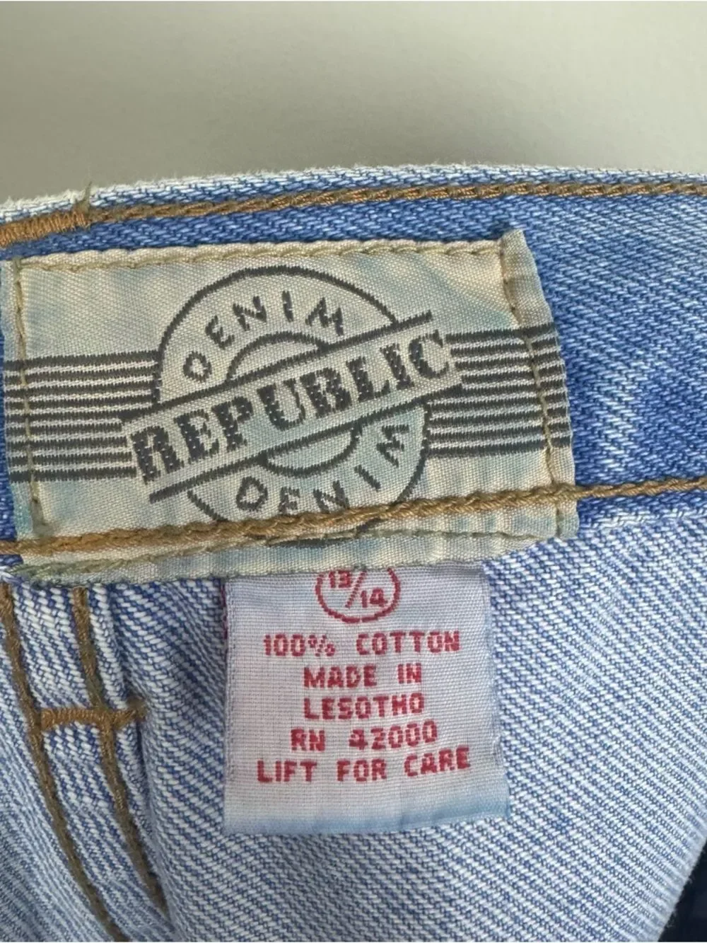 DENIM REPUBLIC | Vintage High-Rise Denim Shorts Button Detail Women’s Size 13/14